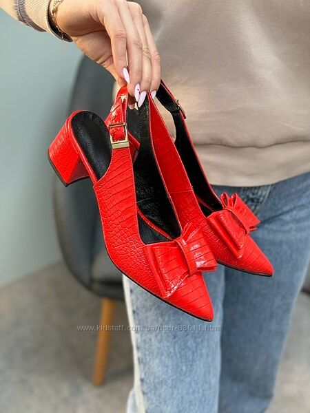 Стильні босоніжки з натуральної шкіри