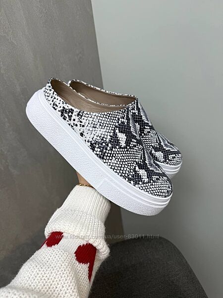 Стильні та зручні шльопки з натуральної шкіри - від виробника