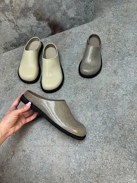 Стильні анатомічні шльопки з натуральної шкіри - від виробника