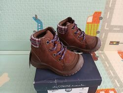 Демисезонные кроссовки ботинки амер. бренда oshkosh 13,5 см стелька