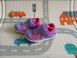 Сандалии для девочек амер. бренда stride rite стелька пена memory 11,7