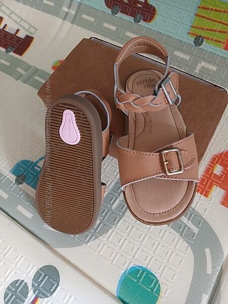 Stride rite босоніжки сандалії оригінал із сша піна з ефектом памяті memor