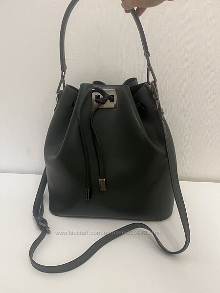 Сумка темно- зеленого кольору 