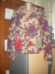Яркий пиджак из вяленной шерсти, размер L