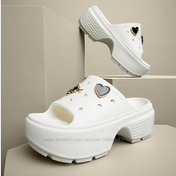 Зручні шльопанці на платформі Crocs stomp slide chalk craie