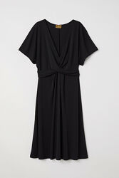 Сукня плаття з V подібним вирізом для жінки H&M 0642960-001 чорний