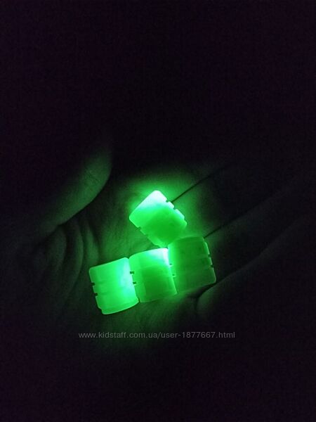 Ковпачки на ніпель для авто світять в темряві салатові нипель зелені