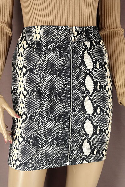 Брендовая юбка мини на молнии amisu змеиный принт. размер eur36.