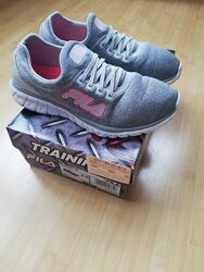 фирменные кроссовки Fila, Skechers на девочек в отличном состоянии