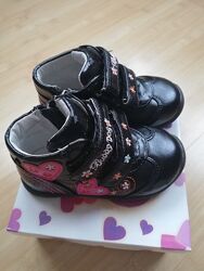 ботиночки фирменные для малышей