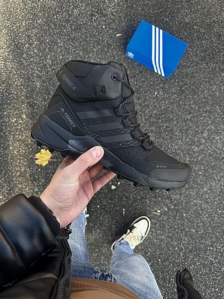 Кросівки зимові,  adidas terrex, 41-45 розмір. хутро, до -21 мороза термо