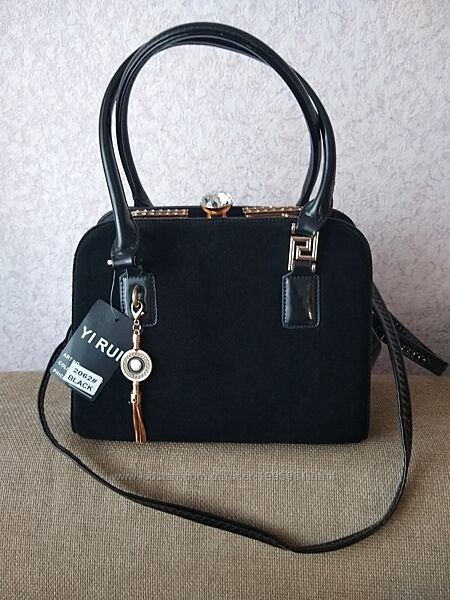 Красивая модная женская сумка с ручками и ремешком на плечо