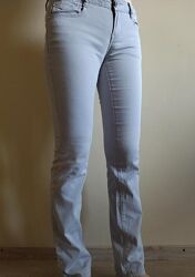 Жіночі джинси світло-сірого кольору