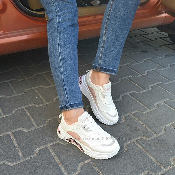 Кросівки жіночі білі