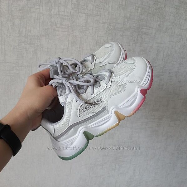 Білі кросівки з різнобарвною підошвою rainbow