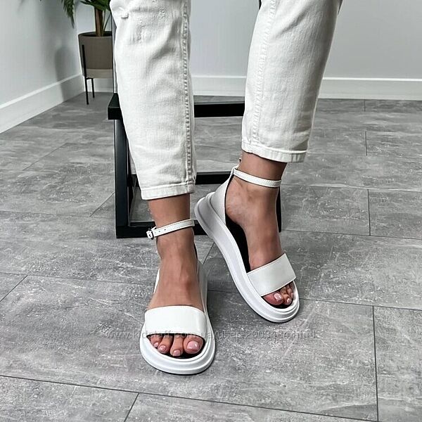 Стильні босоніжки натуральна шкіра білі