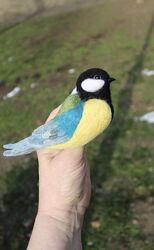 Брошка войлочна синичка птичка валяна з шерсті підвіска іграшка інтерєрна