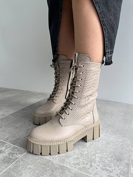 Ботинки - берцы женские, кожаные под рептилию, зимние на меху, Бежевые