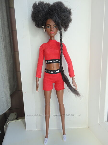 Кукла Barbie Mattel шарнирная негритоска