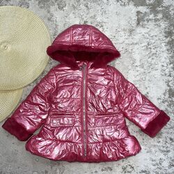 Стильна і тепленька курточка - парка на хутрі красивого малинового кольору 