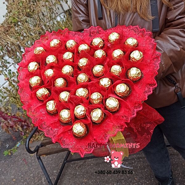 Большой букет из конфет Ferrero Rocher подарок на день влюбленных