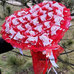 Букет із цукерками Рафаелло в формі серця подарунок для дівчини жінки 