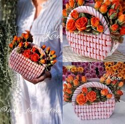 Сумочка корзинка с розами прянично-зефирной  Кира Ковальская