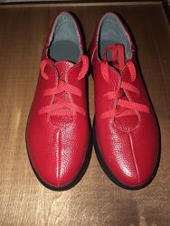 Кроссовки la rose кожаные. ярко красного цвета. р 40-41 La Rose