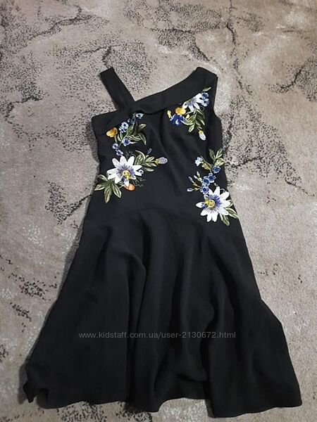 KAREN MILLEN Сукня з вишивкою S-M Дорогий бренд від англійського дизайнера.