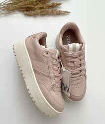 В наявності 1 пара, кросівки Zara 36 р.