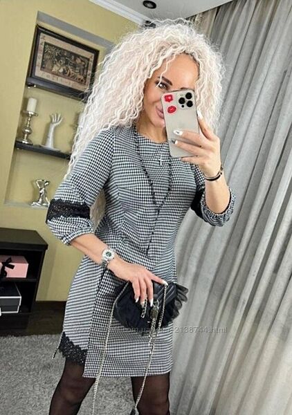 Стильна жіноча сукня 