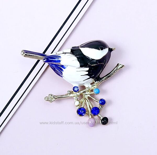 Эмалированная зимняя брошь синичка, новогодняя брошка в подарок, брошка