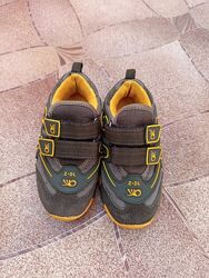 Дитячі кросівки 27р