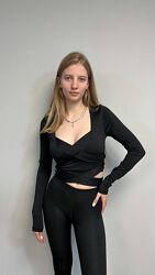 Чорний спортивний топлонгслів Reebok x Cardi B