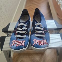 Продам кеды для мальчика