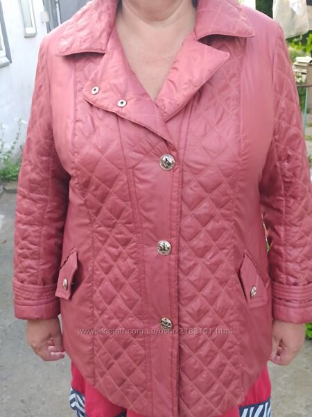 Продам демісезонну жіночу курточку великого розміру 