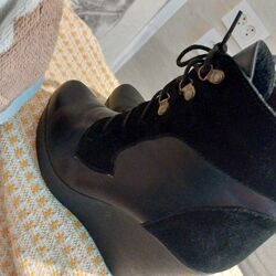 Дуже класні жіночі демісизонні черевики 37р