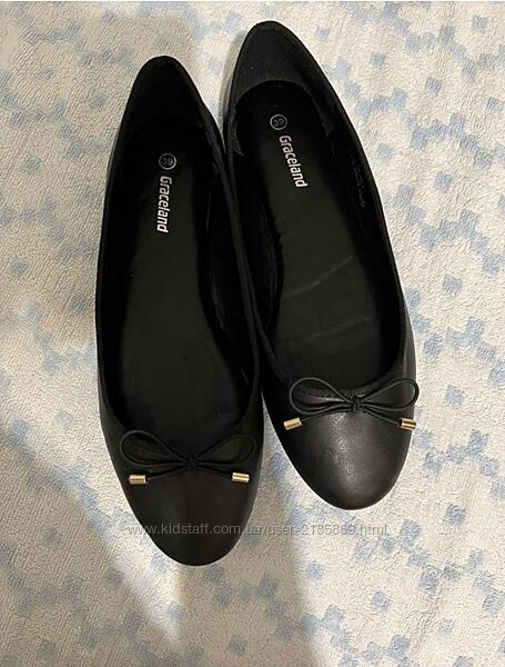 Жіночі чорні балетки