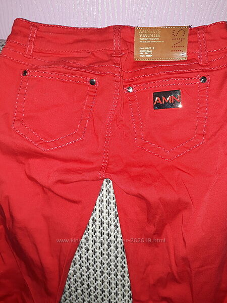 джинсы  AMN очень красивого ярко алого красного  цвета