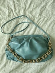 Маленькая удобная сумочка на молнии