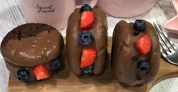 Сендвич-брауни с малиновым конфи Камилла Хасмамедова