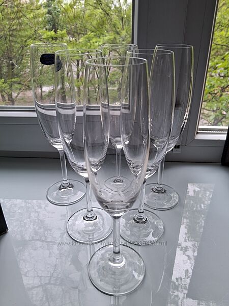 Набор бокалов для шампанского,  6 штук в отличном состоянии 